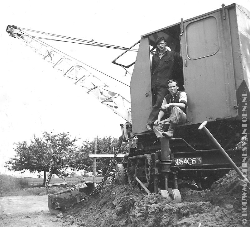 Graafmachine Van Vissers Wegenbouw | De Auto Van M’n Opa